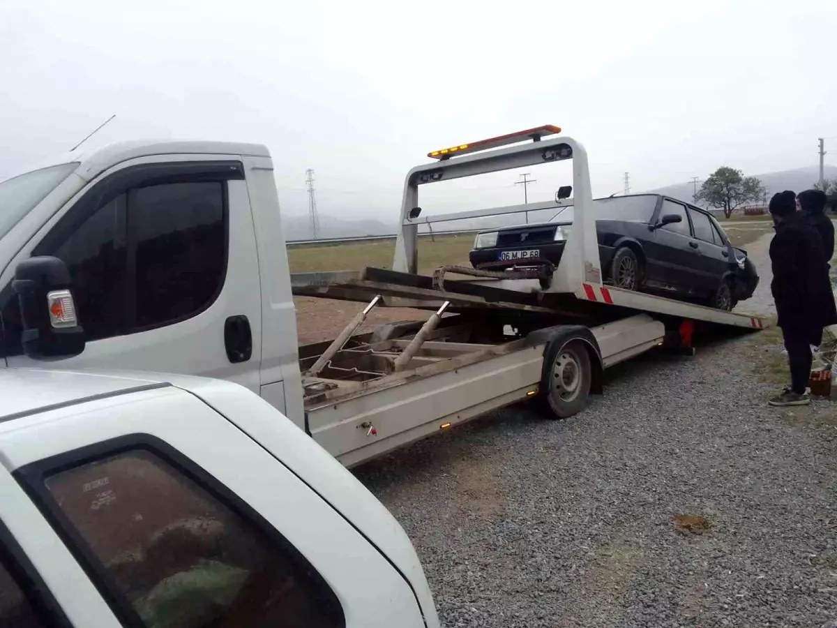 Afyonkarahisar’da Trafik Kazası: 3 Yaralı