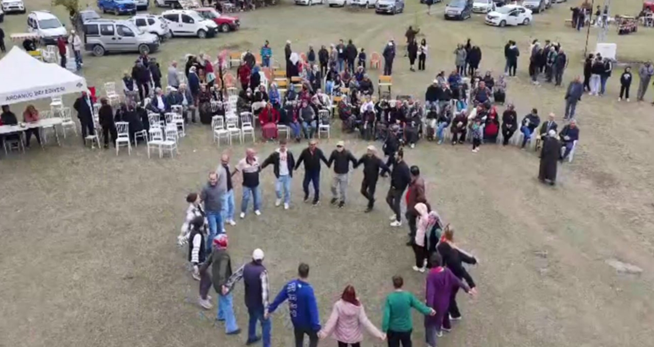 artvinde turku soleni sP3EJTIL