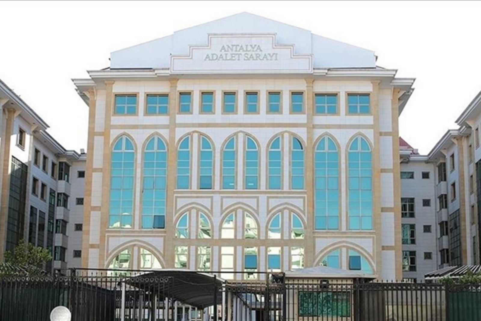 antalya buyuksehir belediyesi sorusturmasinda 8 supheli daha gozaltina alindi a6GD7D5H.jpg