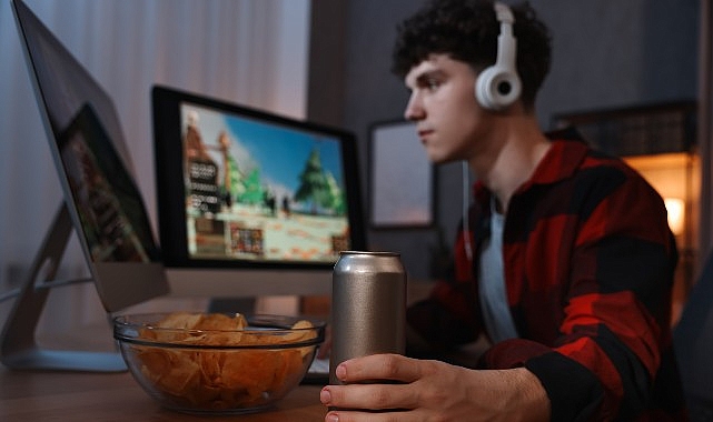 enerji icecegiyle alkol karisimi ilk belirtiler carpinti ve tansiyon yukselmesi 41P8rrPi.jpg