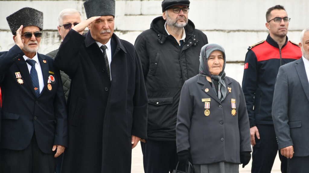 olumsuz-ask-bitmeyen-soz-10-yildir-torenlerde-en-onde-pETDAGvX