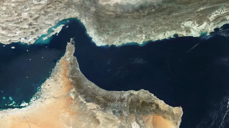 iran-hurmuzde-yeni-kontrol-bolgesi-belirledi-lwa6eO4U